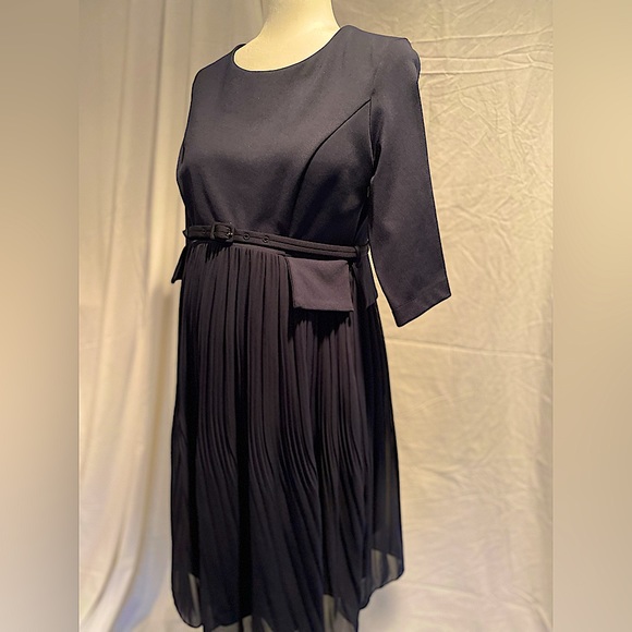 Seraphine Maternity dress. Size 8. LIKE NEW CONDITION. - Picture 4 of 5